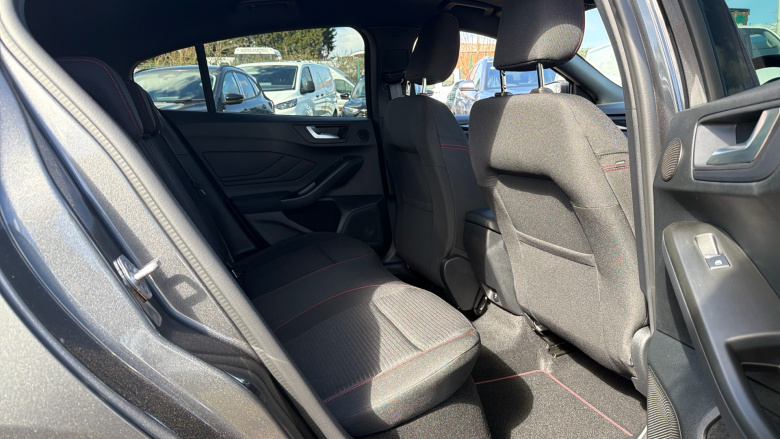 Ford Focus 1.0 EcoBoost Hybrid mHEV 155 ST-Line X Ed 5dr Auto Petrol Hatchback